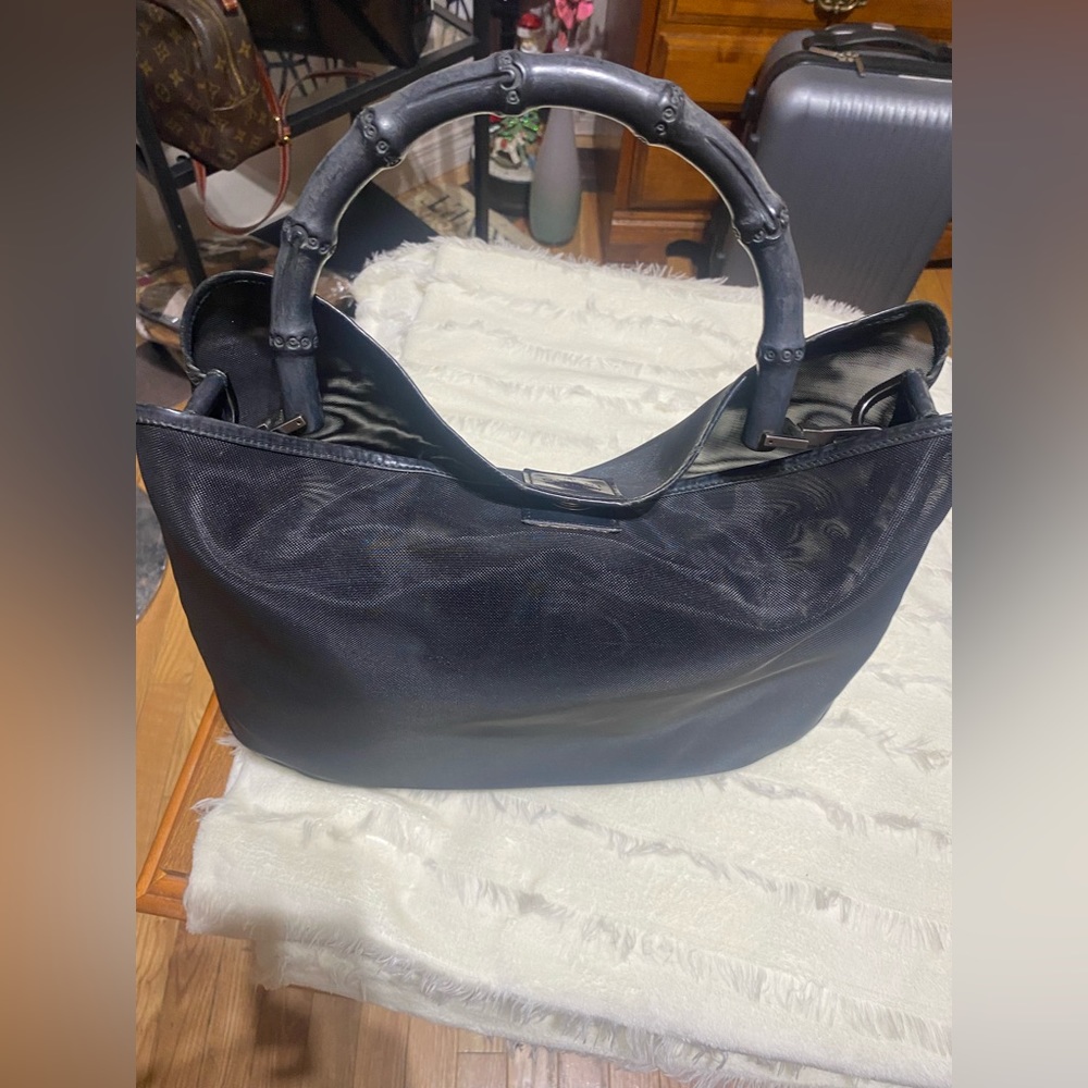 Vintage Gucci mesh tote black comes with pouch